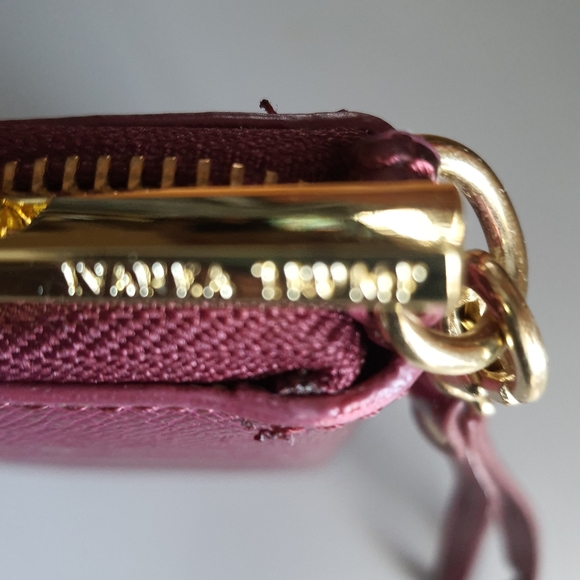 Ivanka Trump Wallet - Picture 2 of 4